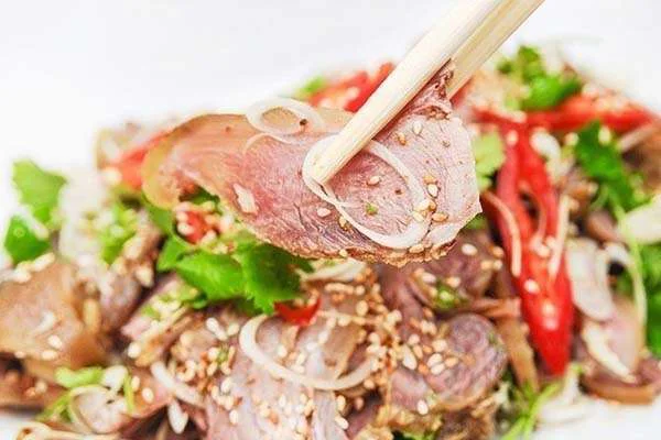 POINT 3  ニンビン名物のランチ